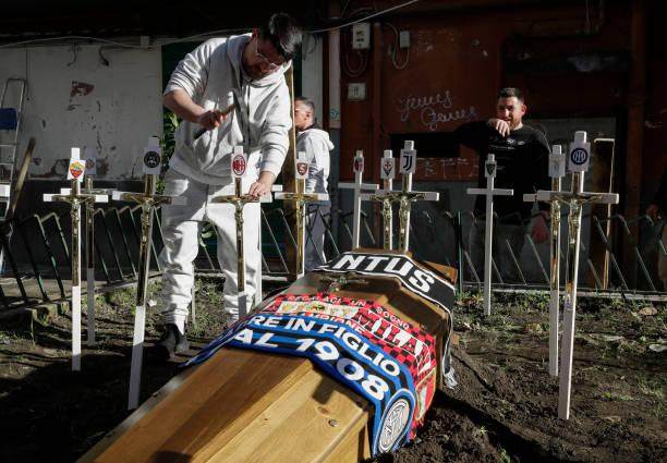 开云体育在线观看-【现场】夺冠庆典变闹剧,那不勒斯的庆祝才刚开始!