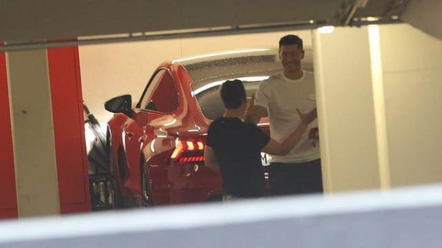 开云体育平台在线-莱万回到慕尼黑与拜仁告别:这段经历,不会忘记