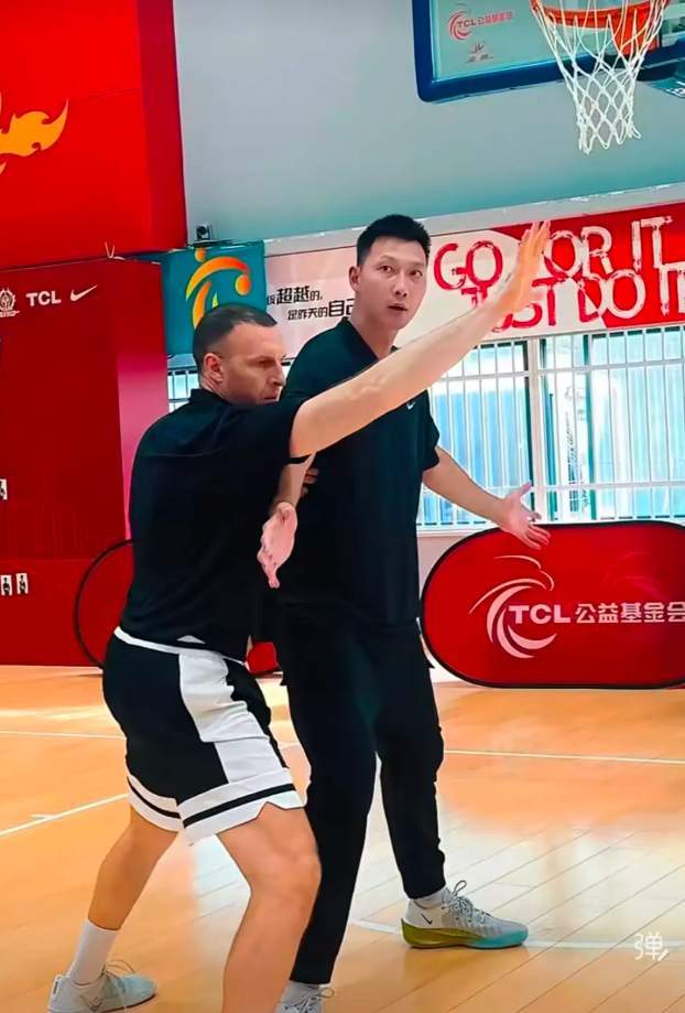 开云体育在线入口-恭喜广东,易建联终于回归了,重返球场,新岗位曝光,朱芳雨期待