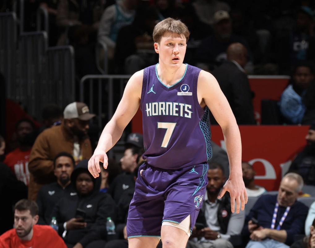 开云体育在线入口-NBA新一期新秀榜:克努佩尔反超弗拉格登顶榜首,埃奇库姆第三