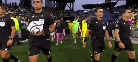 开云体育在线入口-半场:纳什维尔0-0迈阿密,梅西机会略少,法尔孔伤退